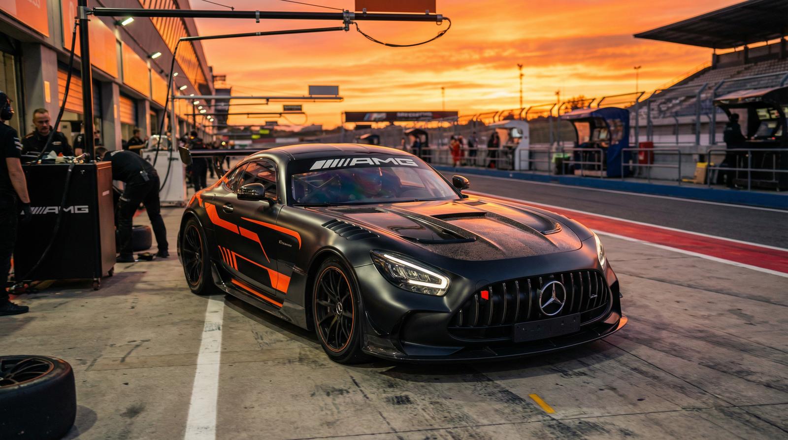 免费看片AMG赛道视频